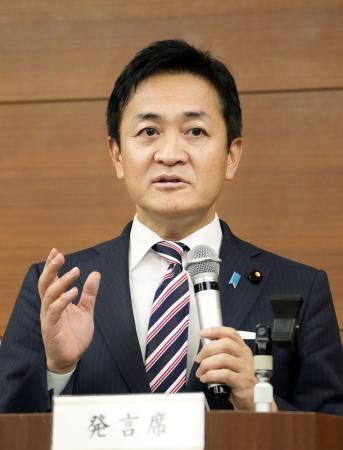 　共同通信加盟社論説研究会で講演する国民民主党の玉木代表＝１８日午後、東京都港区