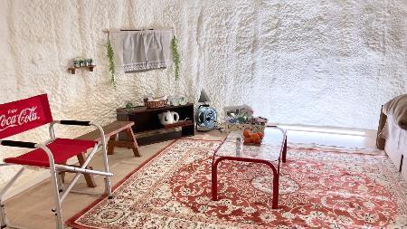 　インスタントハウスの内部。自分の家のように室内を整えることができる（北川啓介教授提供）