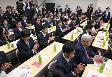 　自民党本部で開かれた新人議員向けの研修会＝１７日、東京・永田町