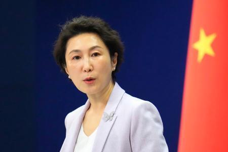 　記者会見する中国外務省の毛寧報道局長＝２７日、北京（共同）