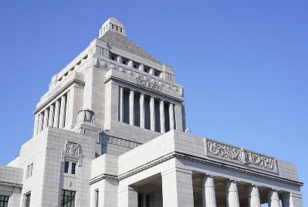　国会議事堂＝東京・永田町