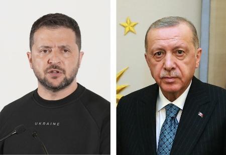 　ウクライナのゼレンスキー大統領、トルコのエルドアン大統領（いずれもゲッティ＝共同）