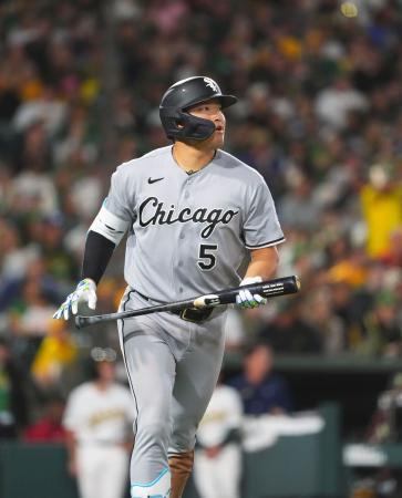 　アスレチックス戦の７回、メジャー移籍後初の満塁本塁打を放ったホワイトソックス・村上＝サクラメント（共同）