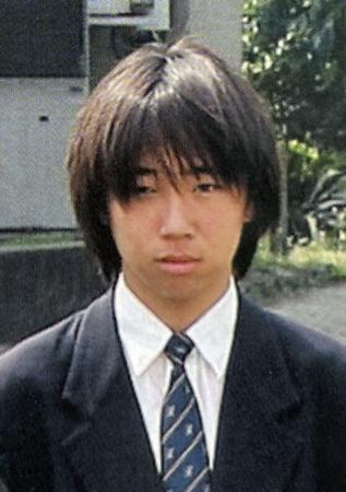 　安達優季容疑者（高校の卒業アルバムから）