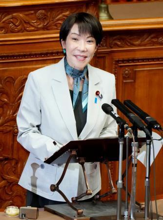 　参院本会議で答弁する高市首相＝８日午前
