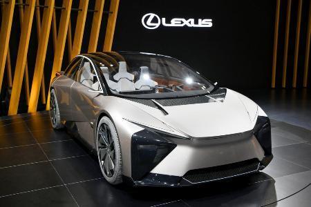 　トヨタ自動車「レクサス」の次世代ＥＶのコンセプトモデル「ＬＦ-ＺＣ」＝２０２３年１０月、東京都江東区の東京ビッグサイト