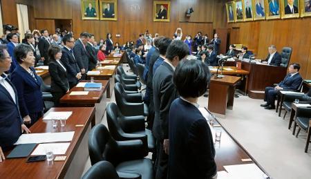 　刑事訴訟法改正案を可決した衆院法務委＝１２日午前