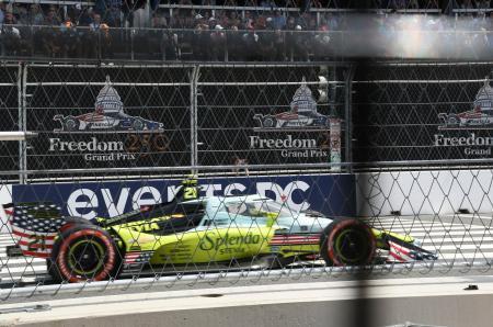 　米首都ワシントンに設けられたコースを走るインディカー＝２３日（共同）