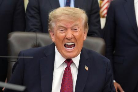 　ホワイトハウスで話すトランプ米大統領＝８月３１日、ワシントン（ＡＰ＝共同）