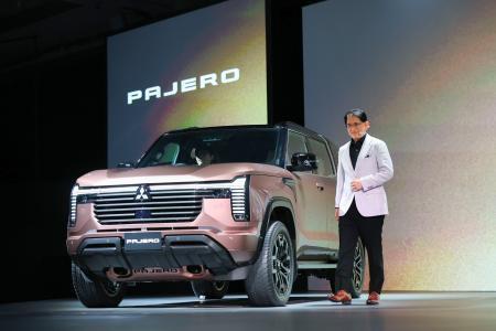 　初公開された三菱自動車の新型「パジェロ」＝２日午後、東京都港区