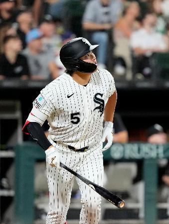 　パイレーツ戦の４回、中飛に倒れたホワイトソックス・村上＝シカゴ（共同）