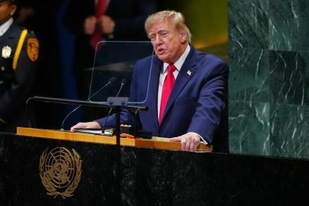 　国連総会一般討論で演説するトランプ米大統領＝２２日、ニューヨーク（ＡＰ＝共同）