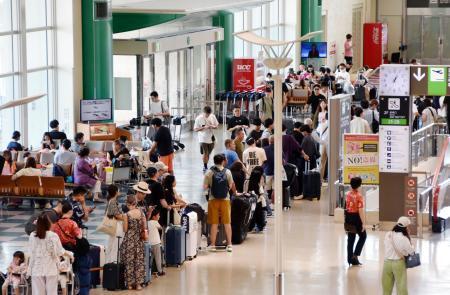 台風１３号、奄美地方に接近　南西諸島や九州南部で大雨の恐れ