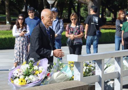 広島・長崎の被団協関係者が報告　ノーベル平和賞、慰霊碑や墓前に