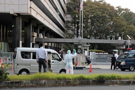 自民党本部前で状況調べる　襲撃事件巡り、警視庁