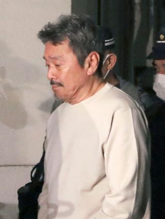 わいせつ疑いで男女１０人逮捕　「西日本最大級」ストリップ劇場