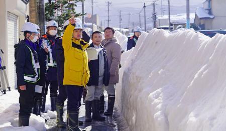 青森県が大雪で災害救助法適用　１０市町村に