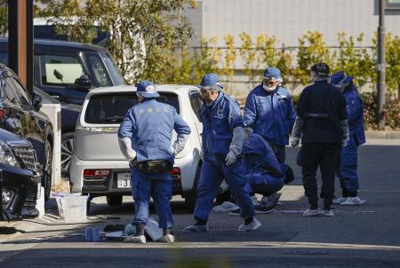 兵庫・芦屋の路上で男性刺される　重傷、男２人逃走か