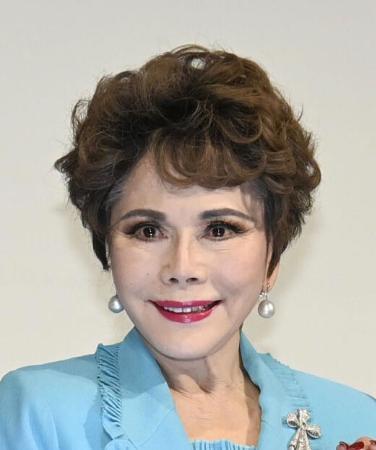 「デヴィ夫人」を書類送検　女性にグラス投げた疑い