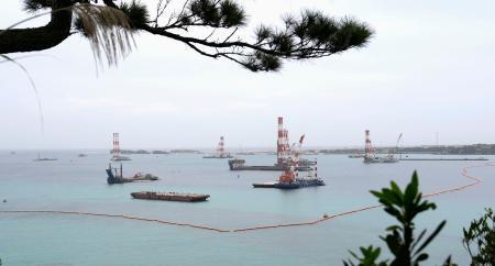防衛相「28日にも着手」 辺野古東側、埋め立て土砂投入