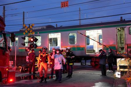 宇都宮線電車が車と衝突、埼玉　一部脱線、新白岡-久喜間の踏切