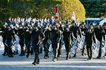 警視庁が年頭部隊出動訓練　「気迫と結束で任務遂行」