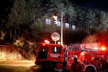 　長野県諏訪市で発生した山林火災の現場付近＝２７日午後
