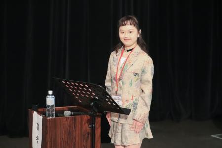 ダウン症のモデル、国連へ　国際デー会議でスピーチ