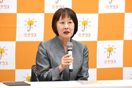 　記者会見する法テラスの白石史子理事長＝１０日午後、東京都千代田区