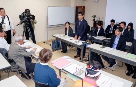 　熊本県水俣市で開かれた水俣病の被害者団体と環境省による実務者協議＝１６日午後