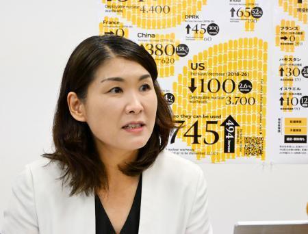 　記者会見する長崎大核兵器廃絶研究センターの中村桂子准教授＝９日午後、長崎市