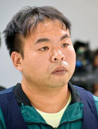 　成田空港に移送された菅原孝文容疑者＝２４日