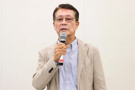 　津久井やまゆり園の殺傷事件に関するセミナーで基調報告する日本障害者協議会の藤井克徳代表＝２３日午後、国会