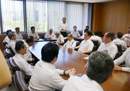 　自民党福岡県議団の総会＝２６日午前、福岡県議会棟