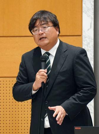 　フォーラムで取り調べの在り方について語る端将一郎弁護士＝８日午後、東京都千代田区