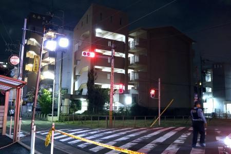 　女性２人が切り付けられた市営住宅＝１０月２９日午後、名古屋市東区