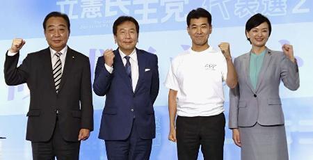 　立憲民主党代表選の討論会に参加した泉健太代表（右から２人目）ら＝９日、東京都内