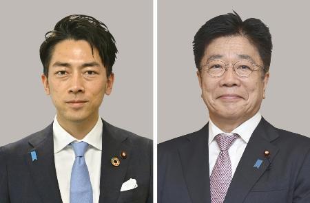 　小泉進次郎元環境相（左）、加藤勝信元官房長官