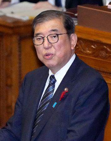 　参院本会議で答弁する石破首相＝８日午後