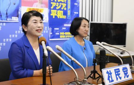 社民党首「負けられなかった」　沖縄２区での議席確実に興奮