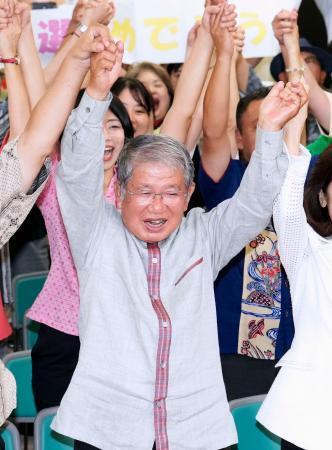 共産・赤嶺氏が９選確実　沖縄１区、自民国場氏破る