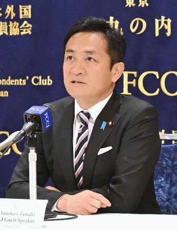 　日本外国特派員協会で講演する国民民主党の玉木代表＝８日午前、東京都千代田区