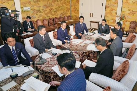 　政治資金規正法再改正に向けて開かれた与野党の協議会＝４日午前、国会