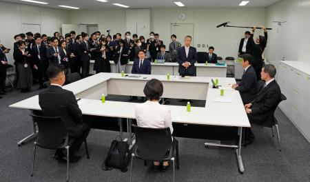 高校無償化、２月に結論　自公維、優先協議で一致