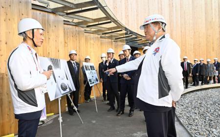 首相、大阪万博成功へ「努力」　就任後初の会場視察