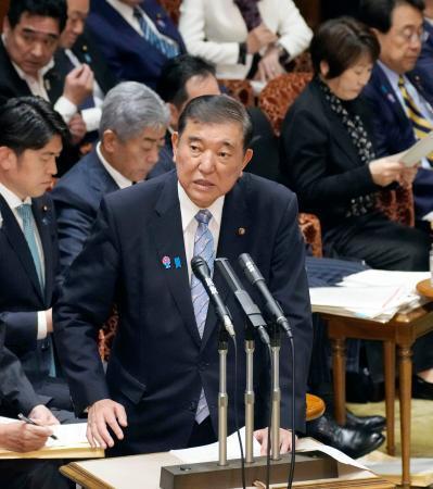 対米交渉「相互利益構築」　首相、参院決算委