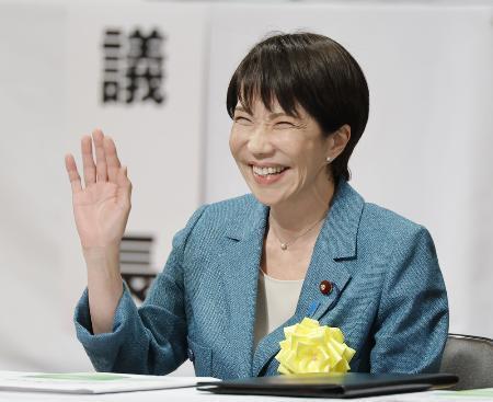 首相、保守色前面で高支持率維持　就任１カ月、日中や補正が試金石