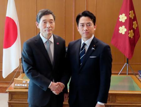 日韓防衛協力の重要性共有 小泉氏、駐日大使と面会