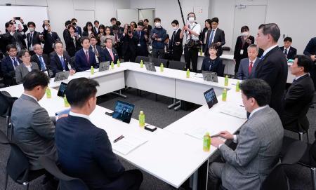 自維公、地方負担ない方向で調整　小学校の給食無償化巡り