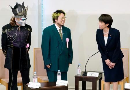 首相、映画や音楽振興へ意見交換　海外展開支援で日本経済成長へ